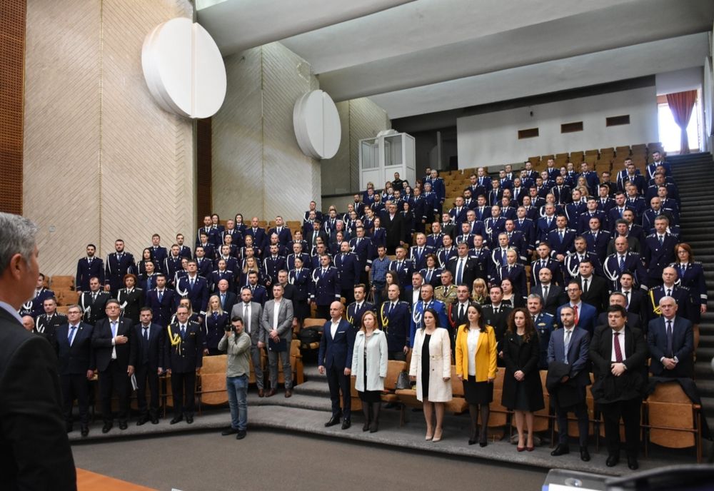 Polițiștii sătmăreni au îmbrăcat astăzi, haine de sărbătoare