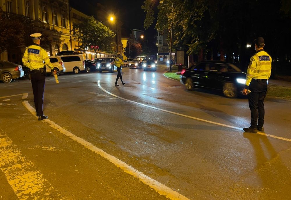 Două maşini distruse de un bărbat din Carei