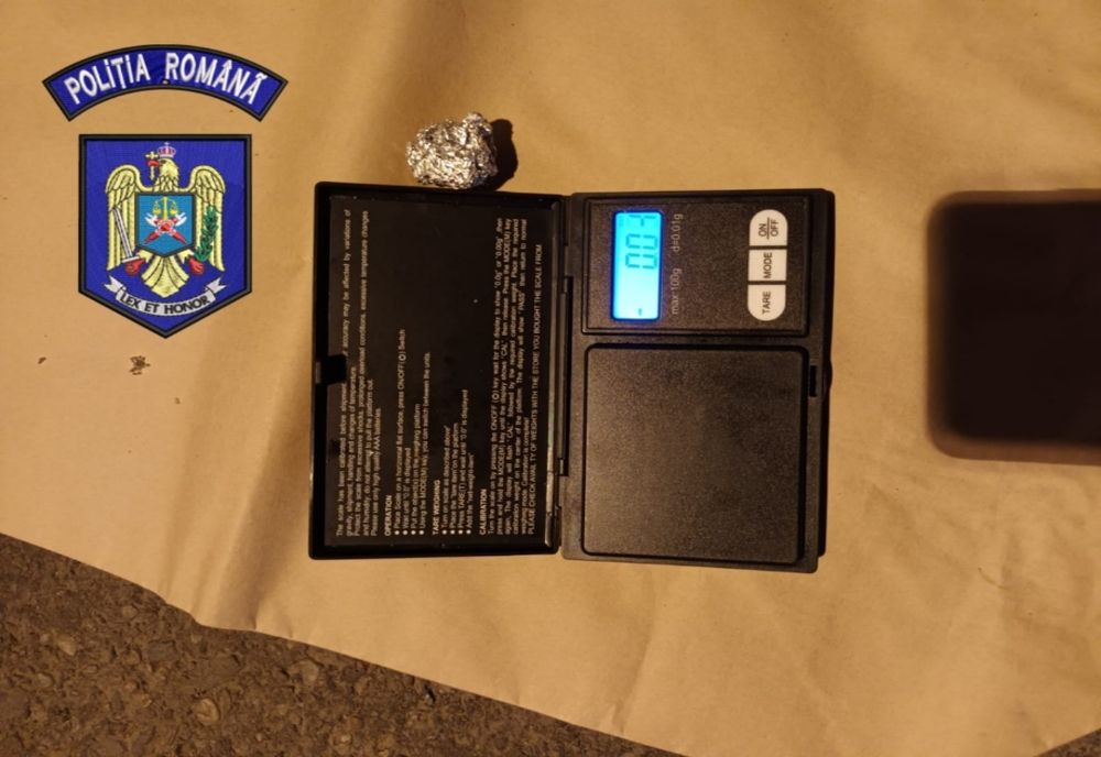 Razie în localurile din Satu Mare! Poliţiştii au descoperit droguri (FOTO)