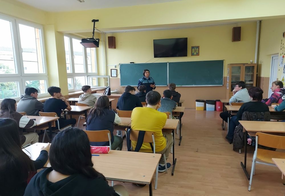 Dincolo de aparențe- Campania de prevenire a consumului și traficului de substanțe interzise, continuă