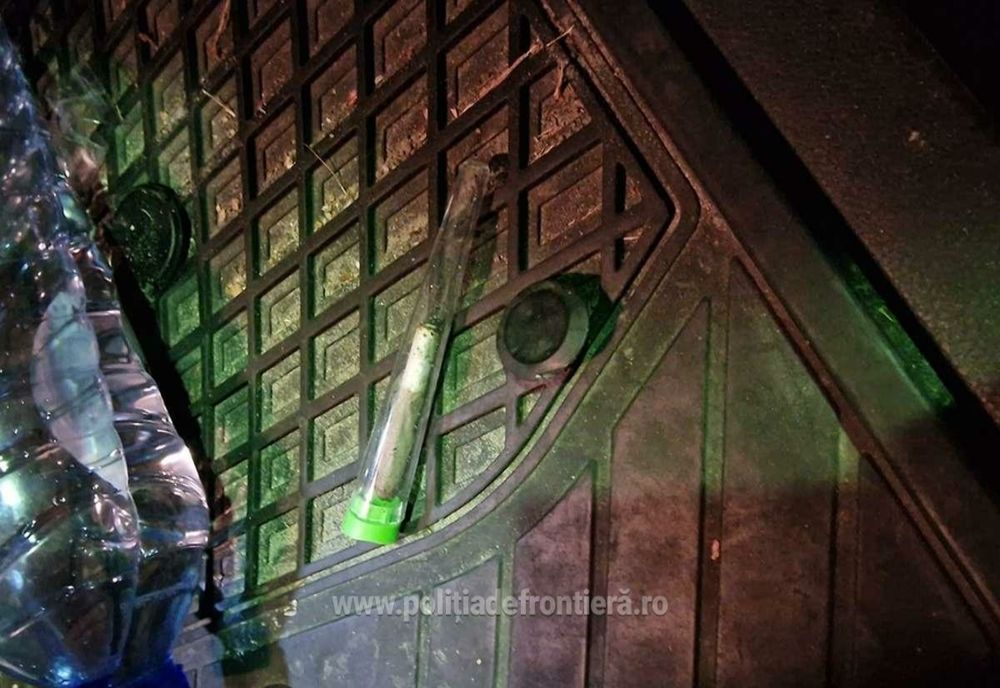 Botoșănean, prins cu substanțe interzise, la intrarea în țară, în Vama Petea