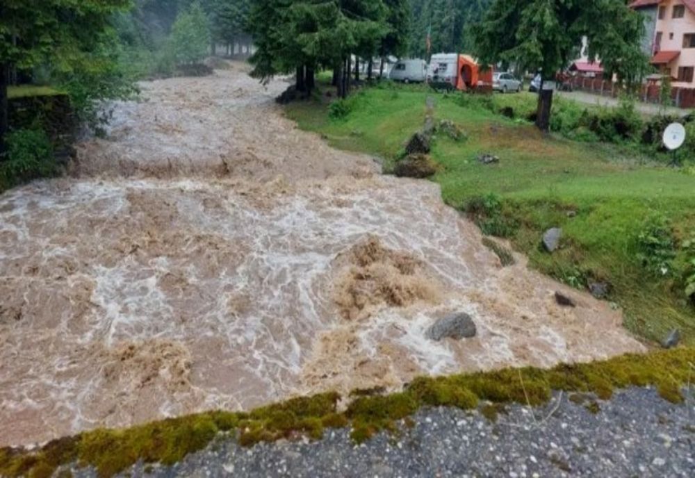 Cod portocaliu de viituri, valabil până marţi. Zonele vizate de avertismentul specialiștilor