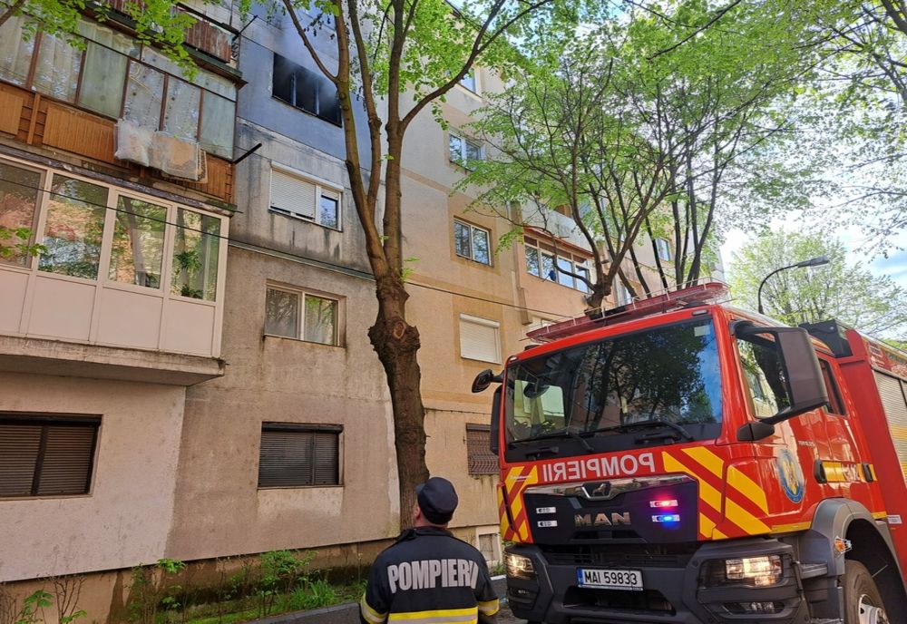 Apartament din Satu Mare, afectat de incendiu! Nouă persoane, evacuate