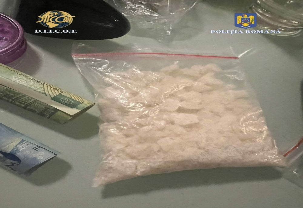 Peste 30 de percheziţii la traficanţii de droguri, în judeţele Satu Mare şi Maramureş