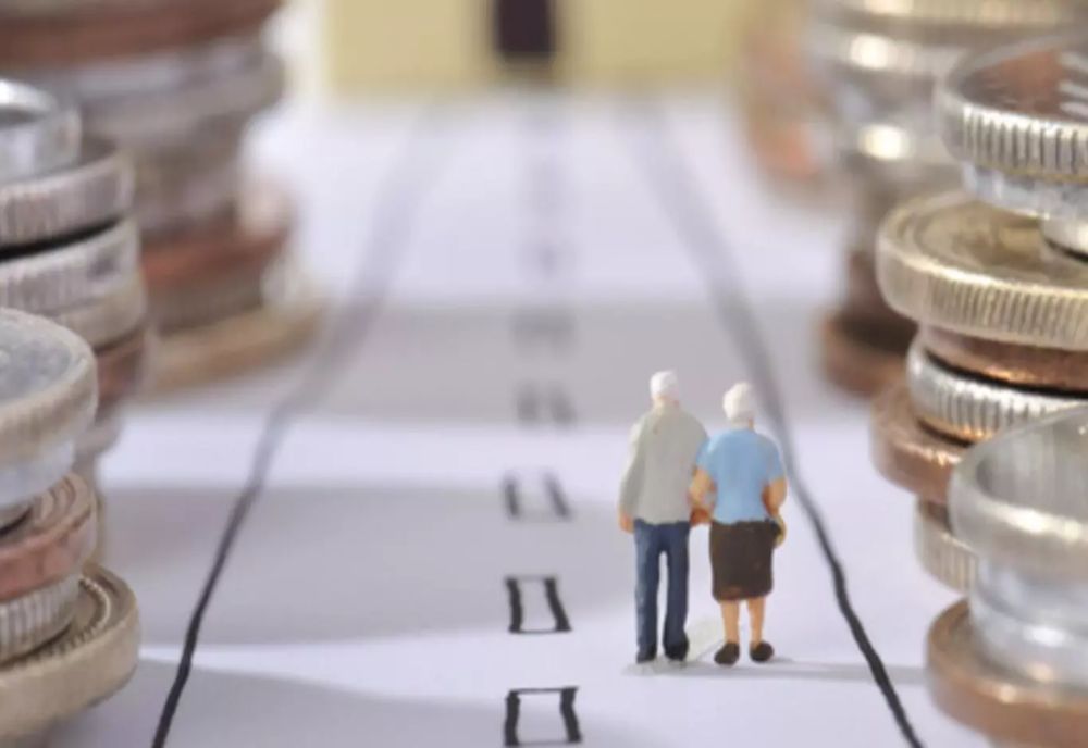 NUMĂRUL PENSIONARILOR DIN ROMÂNIA A CRESCUT LA PESTE 4,69 MILIONAE ÎN SEPTEMBRIE 2025