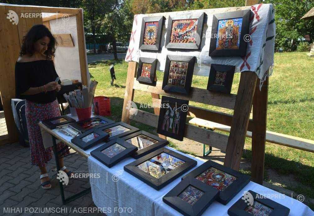 TÂRGUL ICONARILOR ŞI AL MEŞTERILOR CRUCERI - SĂPTĂMÂNA VIITOARE, LA MUZEUL ŢĂRANULUI ROMÂN