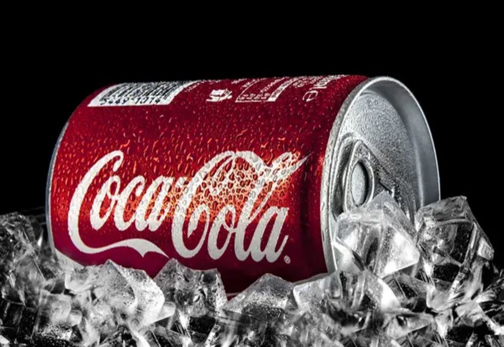 RETRAGERE MASIVĂ DE BĂUTURI COCA-COLA ÎN MAI MULTE ȚĂRI EUROPENE