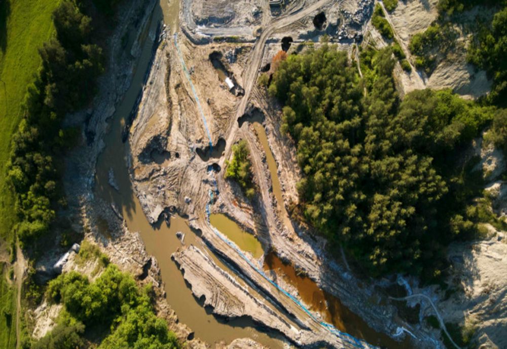 SITUAȚIE CRITICĂ LA SALINA PRAID: CEI EVACUAȚI NU SE VOR MAI ÎNTOARCE ÎN LOCUINȚE – ANUNȚUL APELOR ROMÂNE