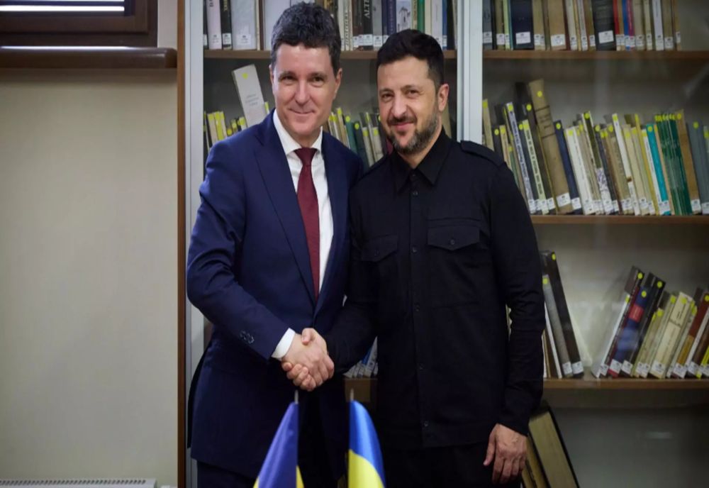 NICUȘOR DAN, GAFĂ URIAȘĂ LA ÎNTÂLNIREA CU VOLODIMIR ZELENSKI. LIDERUL UCRAINEAN A FOST CEL CARE I-A ATRAS ATENȚIA - VIDEO