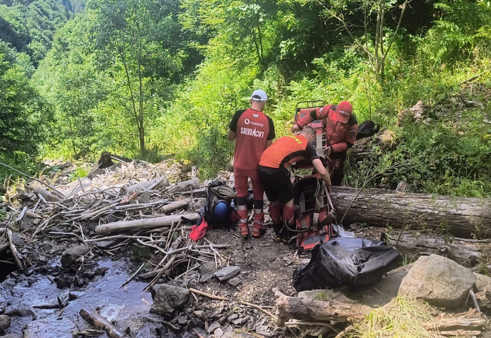 PERSOANĂ DECEDATĂ GĂSITĂ PE MUNTE; ALTE 14 PERSOANE AU FOST SALVATE ÎN ULTIMELE 24 DE ORE