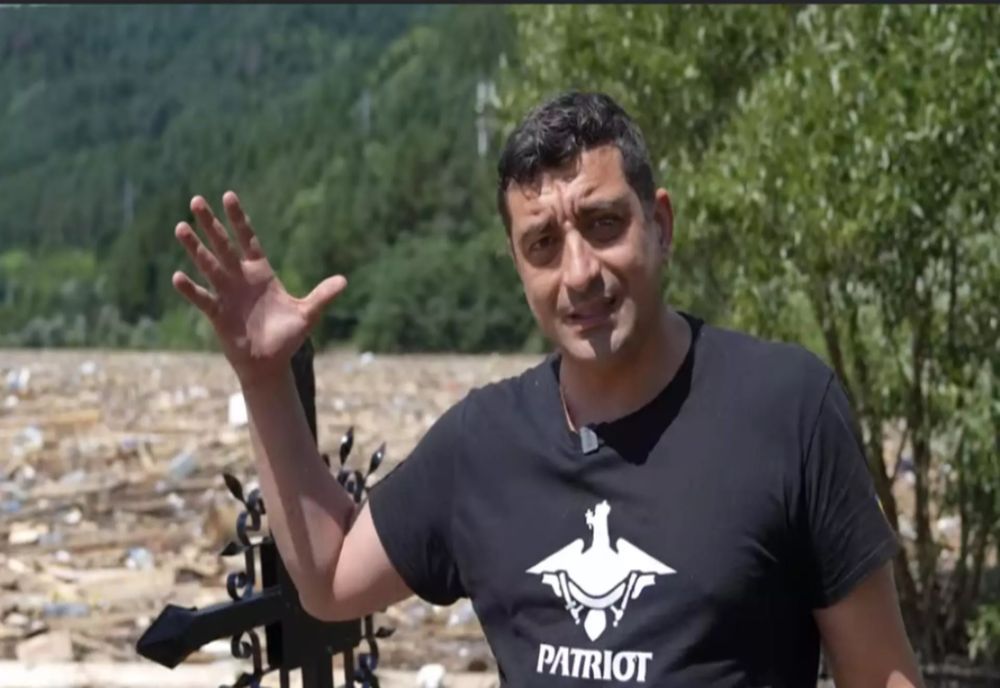 GEORGE SIMION, MESAJ URGENT DIN ZONELE SINISTRATE PENTRU AUTORITĂȚILE CARE STAU CU MÂINILE ÎN SÂN: FACEȚI CEVA, NE APROPIEM DE UN DEZASTRU ECOLOGIC - VIDEO