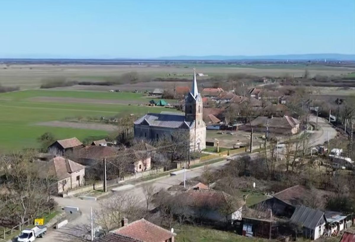 Localitatea din România care a rămas aproape pustie. Doar 20 de oameni mai trăiesc aici, iar dacă nu vine nimeni, rămân fără mâncare - VIDEO