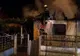 Casă incendiată în Satu Mare. Proprietarul a adormit cu țigara aprinsă
