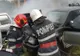 O mașină a luat foc în incinta unui service auto