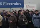 Liderii sindicali de la Electrolux, ameninţaţi de conducerea fabricii. Greva muncitorilor continuă