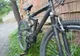 A furat o bicicletă ”parcată” în fața unui magazin