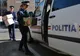 Polițiștii sătmăreni  au oferit haine copiilor nevoiași
