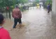 Ploile au inundat mai multe gospodării și au blocat un drum din județul Satu Mare