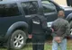 A încercat să introducă în țară zeci de butelii cu substanță refrigerantă. Bărbatul a fost oprit de vameși
