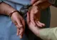 Un hoț a fost prins de polițiști în flagrant după ce dăduse o spargere