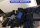 Îmbrăcăminte contrafăcută, confiscată de polițiști