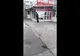 Prins conducând o mașină fără plăcuțele cu numărul de înmatriculare