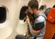 Pățania unui tânăr care a păcălit Aeroflotul și a urcat în avion cu motanul de 10 kg. Cum a fost pedepsit pasagerul
