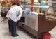Două supermarketuri din Satu Mare, amendate de inspectorii DSVSA