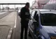 Acțiune anticorupție în vamă. Șoferii aflați în tranzit prin Punctul de Trecere a Frontierei Petea, opriți de polițiști