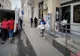 Crucea Roșie Satu Mare asistă persoanele fără aparținători, aflate în izolare la domiciliu, cu produse alimentare de bază