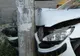 Accident în Lazuri provocat de un şofer beat! A intrat cu maşina în stâlp