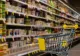 Bărbat din Satu Mare prins de poliţişti după ce a furat alimente dintr-un hipermarket