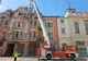Pericol pe o stradă din Satu Mare! Au căzut elemente de tencuială și construcție de pe clădire