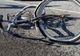 Biciclist în stare gravă, după ce a fost lovit de o mașină într-un sens giratoriu