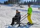 Persoanele cu dizabilități pot schia. Pârtia Icoana - Cavnic, dotată de Caiac SMile cu un scaun special