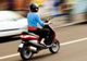 Tânără prinsă fără permis, pe moped neînregistrat