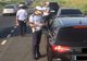 Peste 130 de sancțiuni contravenționale, aplicate de polițiștii sătmăreni, în trafic! Zece șoferi au rămas fără permise